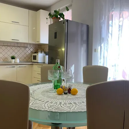 Duje アパート スプリト